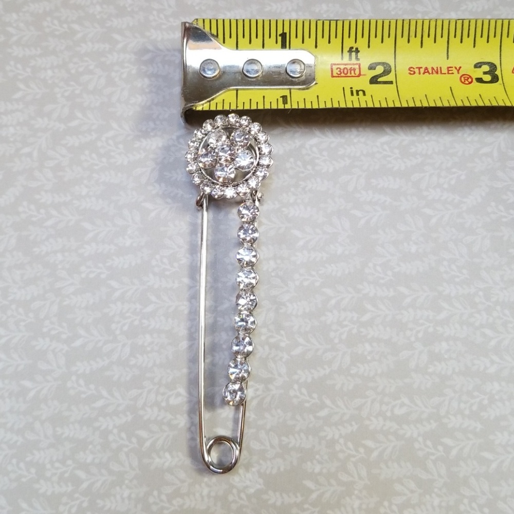 Fun Rhinestone Silvertone Safety Pin Brooch Pin - Picture 5 of 8